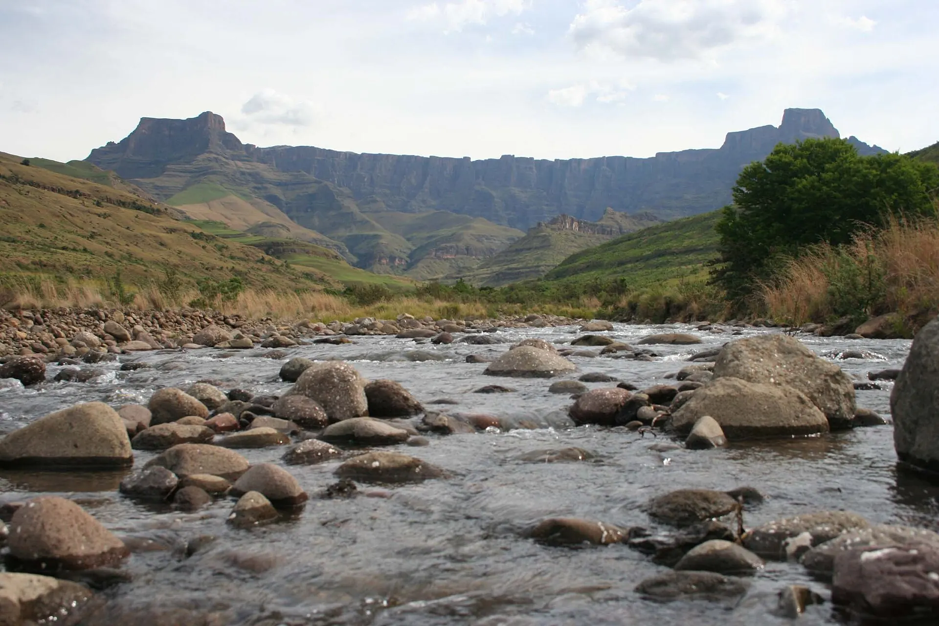 The Drakensberg Amphitheatre seen from the upper Tugela River